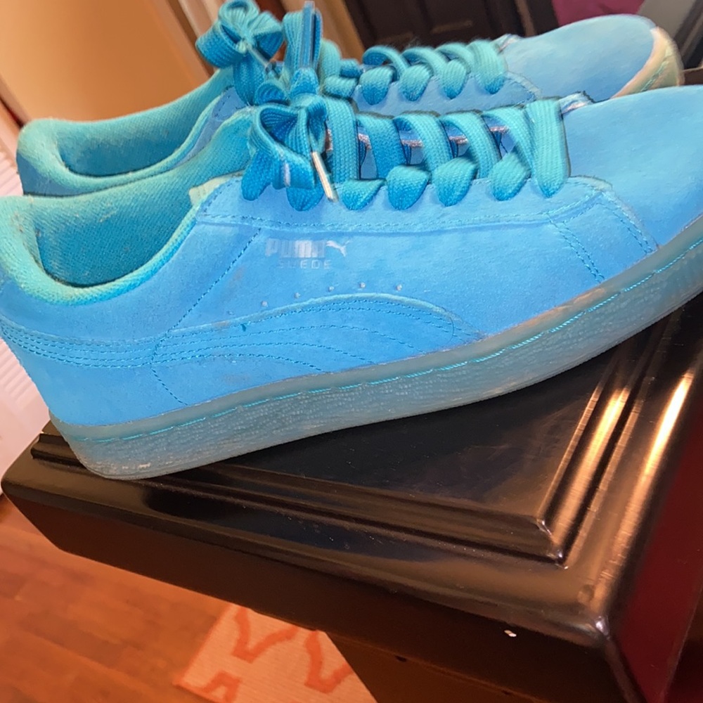 Sneakers - Picture 4 of 7